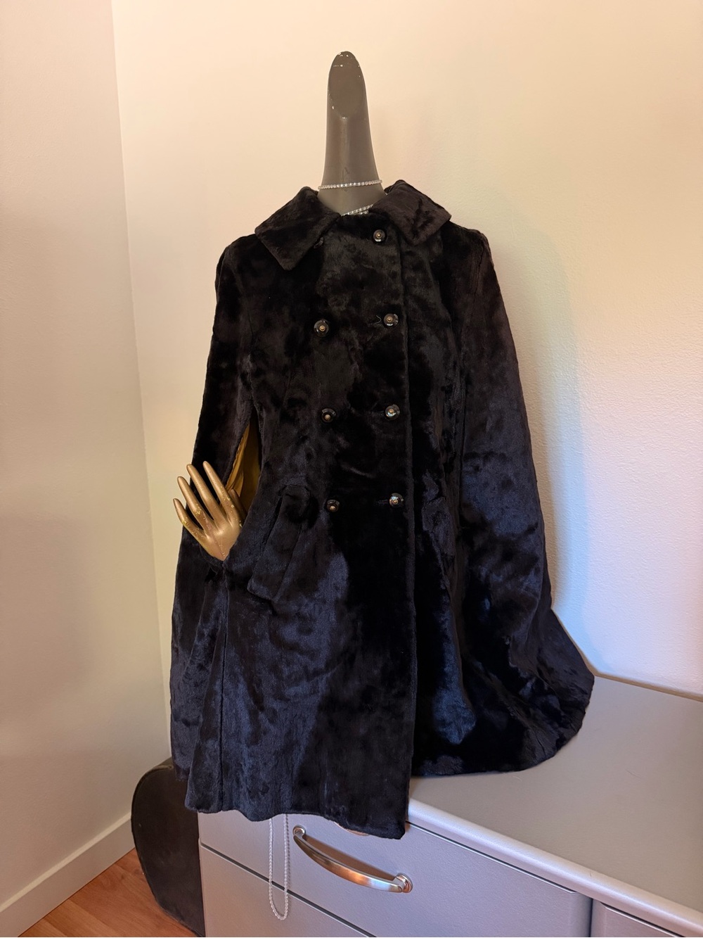 Vintage Black Faux Fur Double-Breasted Women's Cape with pockets